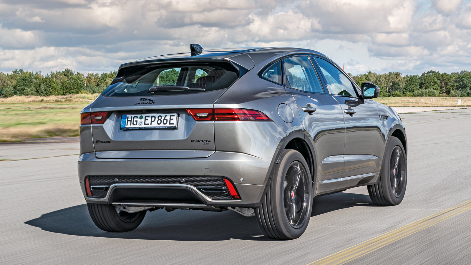 Μυώδες αμάξωμα, εντυπωσιακός όγκος και coupe σχεδίαση για το Ε-Pace